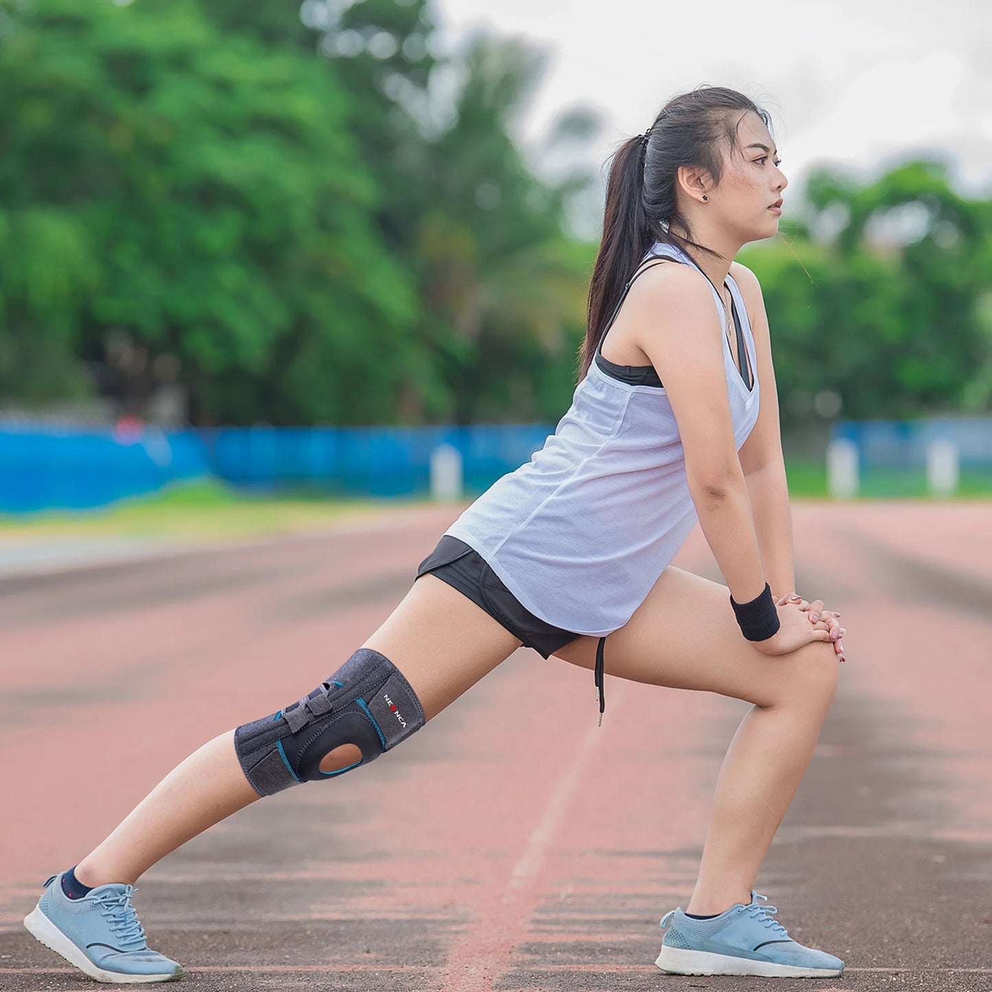 NEENCA Knee Brace with Side Stabilizers & Patella Gel Pads for Maximum Knee Pain Support and fast recovery for men and women YHX288