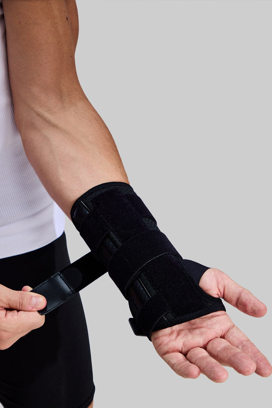 NEENCA Carpal Tunnel Wrist Brace Support for Pain Relief Tendonitis, Sprained, Arthritis with Metal Splint for Recovery HW005
