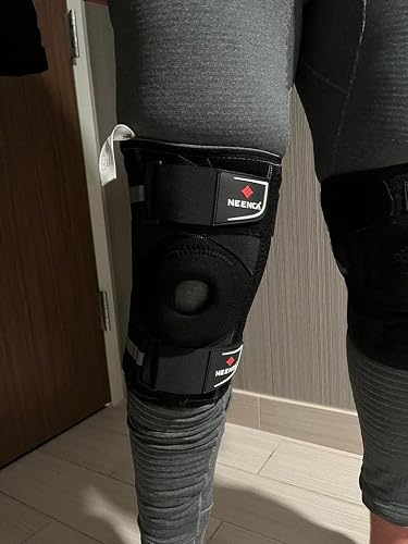Customer wearing a NEENCA support