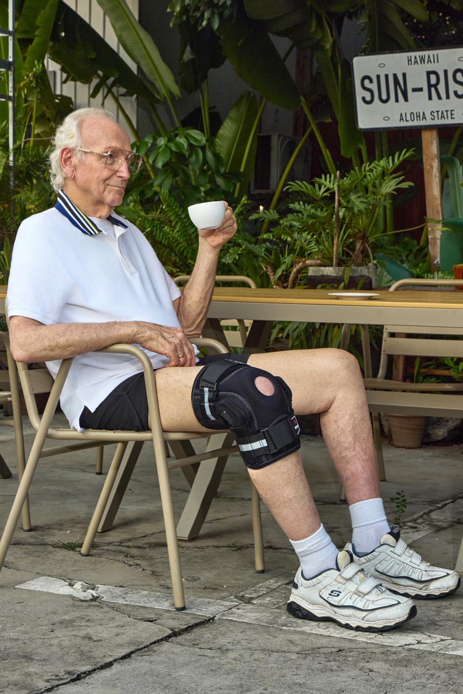 NEENCA Hinged Knee Support with Patented X-Strap Fixing System HX042/HX035