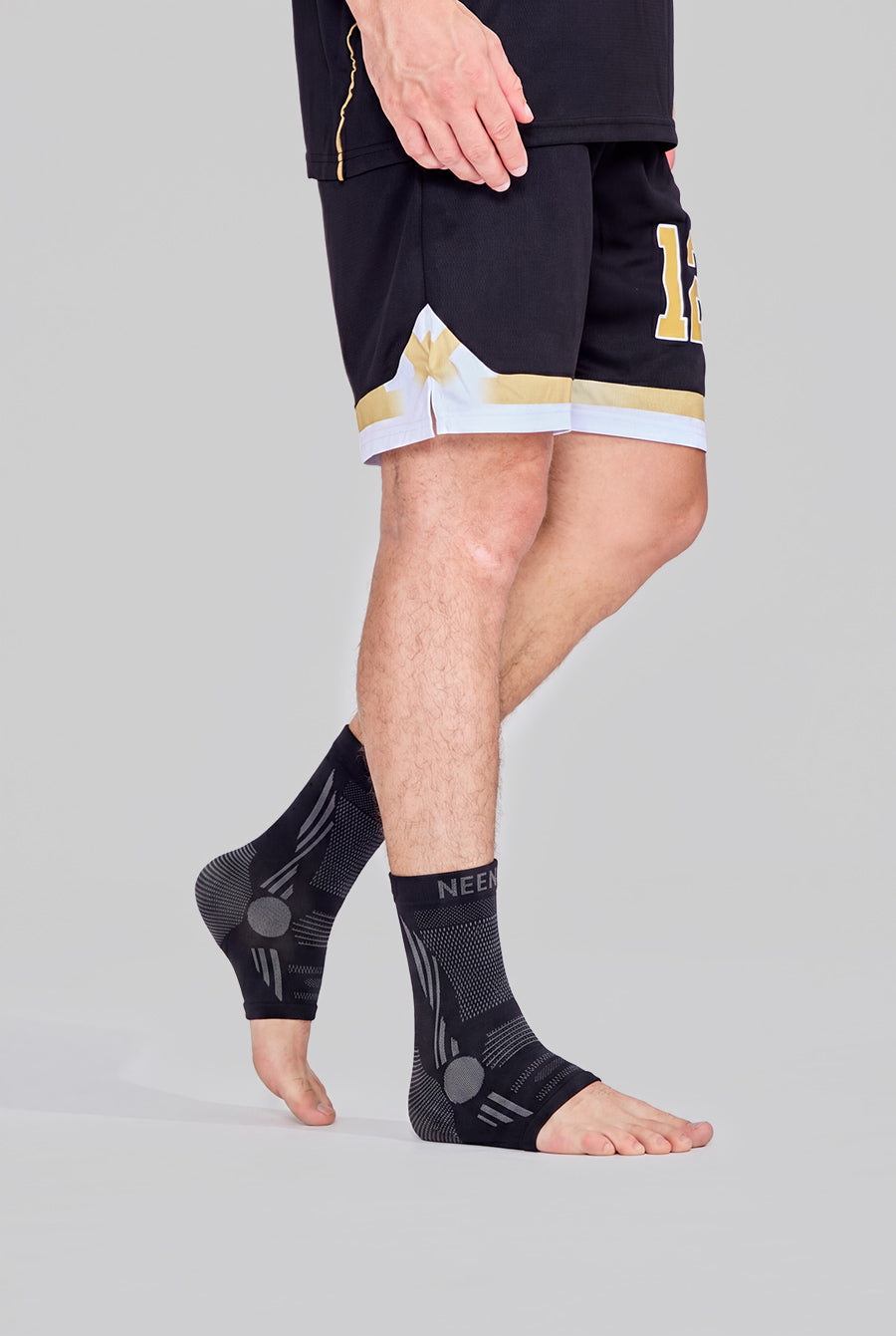 NEENCA Professional Ankle Brace Compression Sleeve (1Pair)